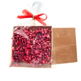 Mini kostka czekolada mleczna z malinami z kokardką 20g